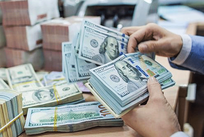 Giá USD hôm nay 2/5: Đồng bạc xanh 'leo' về mốc 100, tỷ giá USD 'chợ đen' tiếp đà tăng