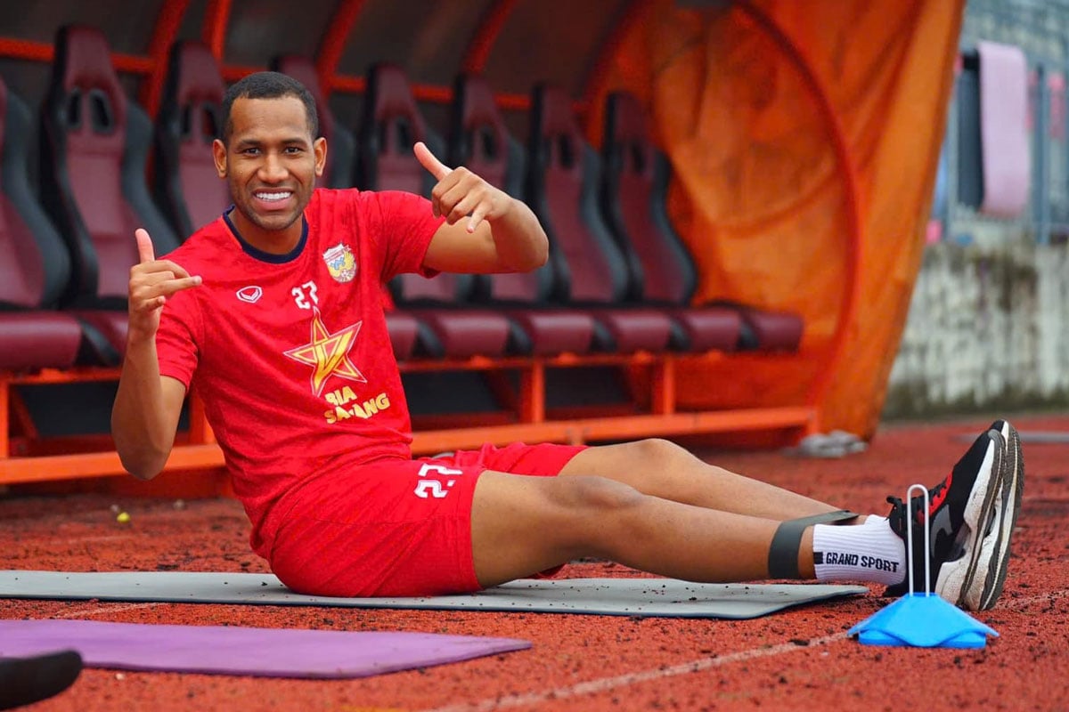 Ngoại binh Hồng Lĩnh Hà Tĩnh: Cao 1m90, từng là đồng đội của Neymar