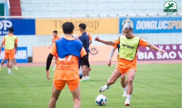 Đinh Thanh Bình mang tin vui đến cho HLV Kim Sang-sik