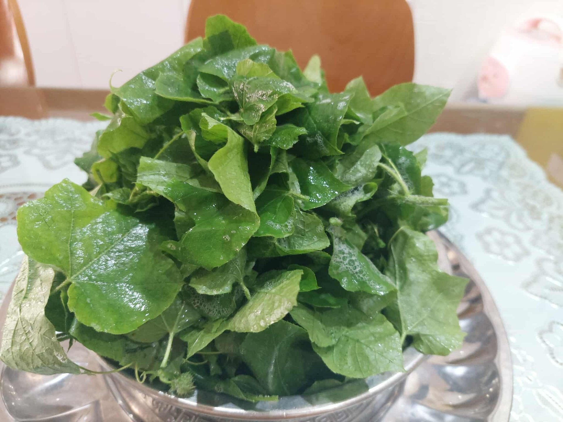 Ngó lơ cá thịt đi, ăn loại rau dại mùa hè này, đêm đặt lưng xuống, giấc ngủ 'tự tìm về nhà'