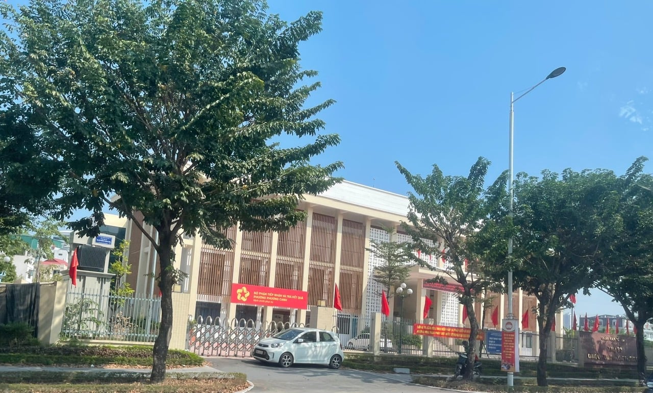 Sắp xếp đơn vị hành chính: Cán bộ cấp huyện chuyển về xã, lương và chế độ thay đổi như thế nào?