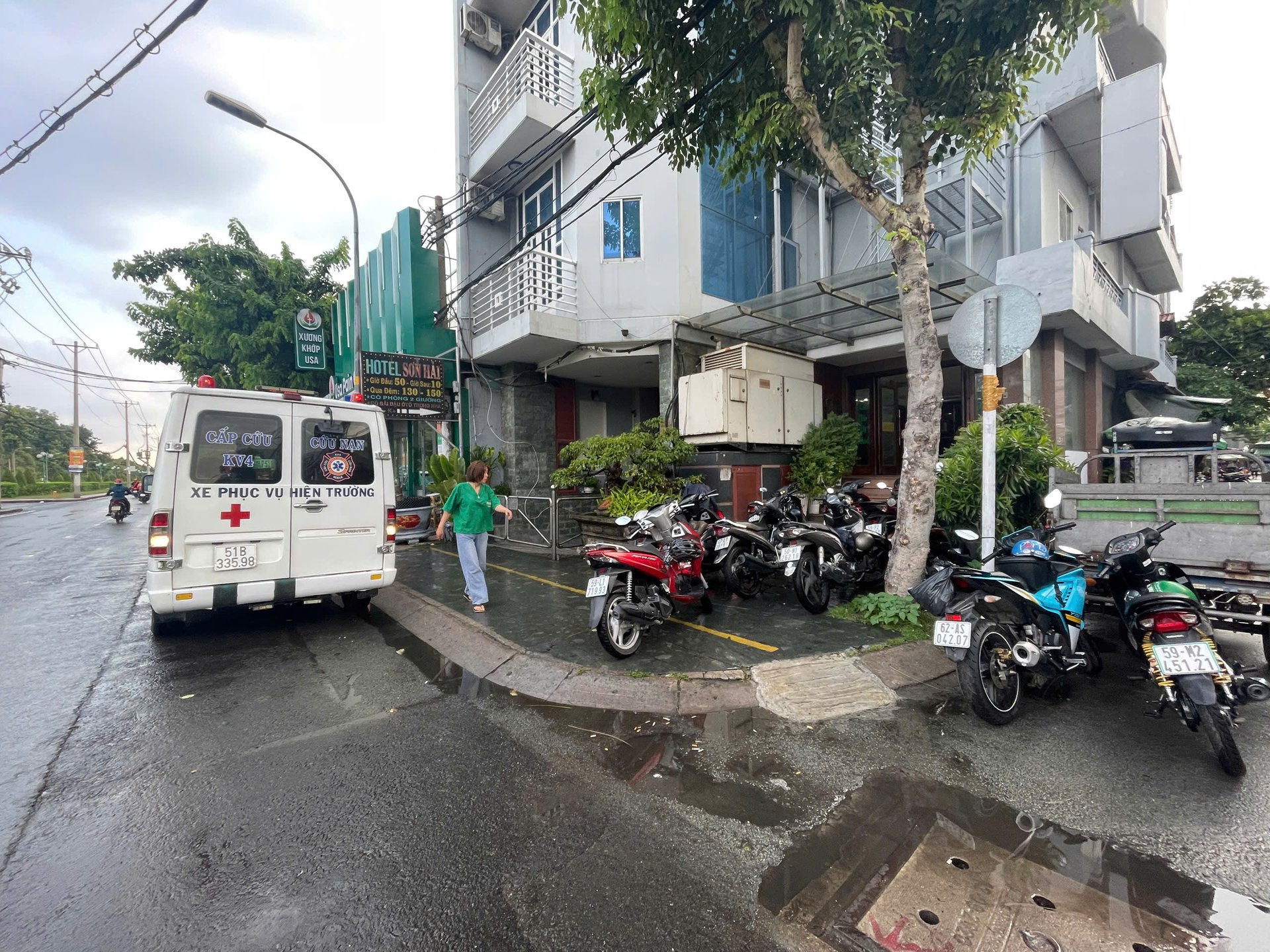 Phát hiện người đàn ông chết trong tư thế treo cổ tại khách sạn ở quận Gò Vấp