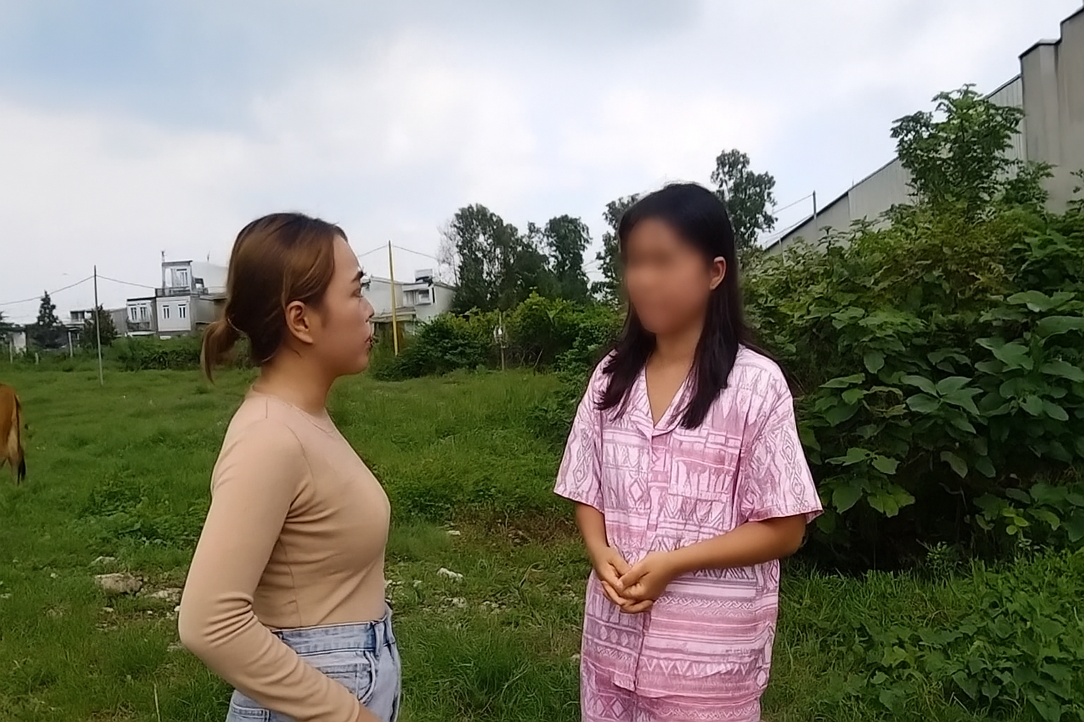 Nữ sinh lớp 7 trường THCS Vĩnh Lộc B bị đánh hội đồng, hiệu trưởng nói “đã nhờ công an xử lý”
