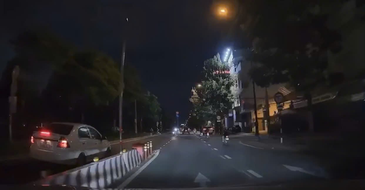 Lại xuất hiện ô tô đi ngược chiều ở Thủ Đức, gần nơi vừa xảy ra tai nạn chết người