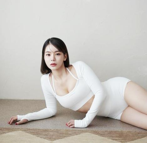 Nữ diễn viện hạng A xứ Hàn công khai bị gạ gẫm 'đổi tình lấy tiền'