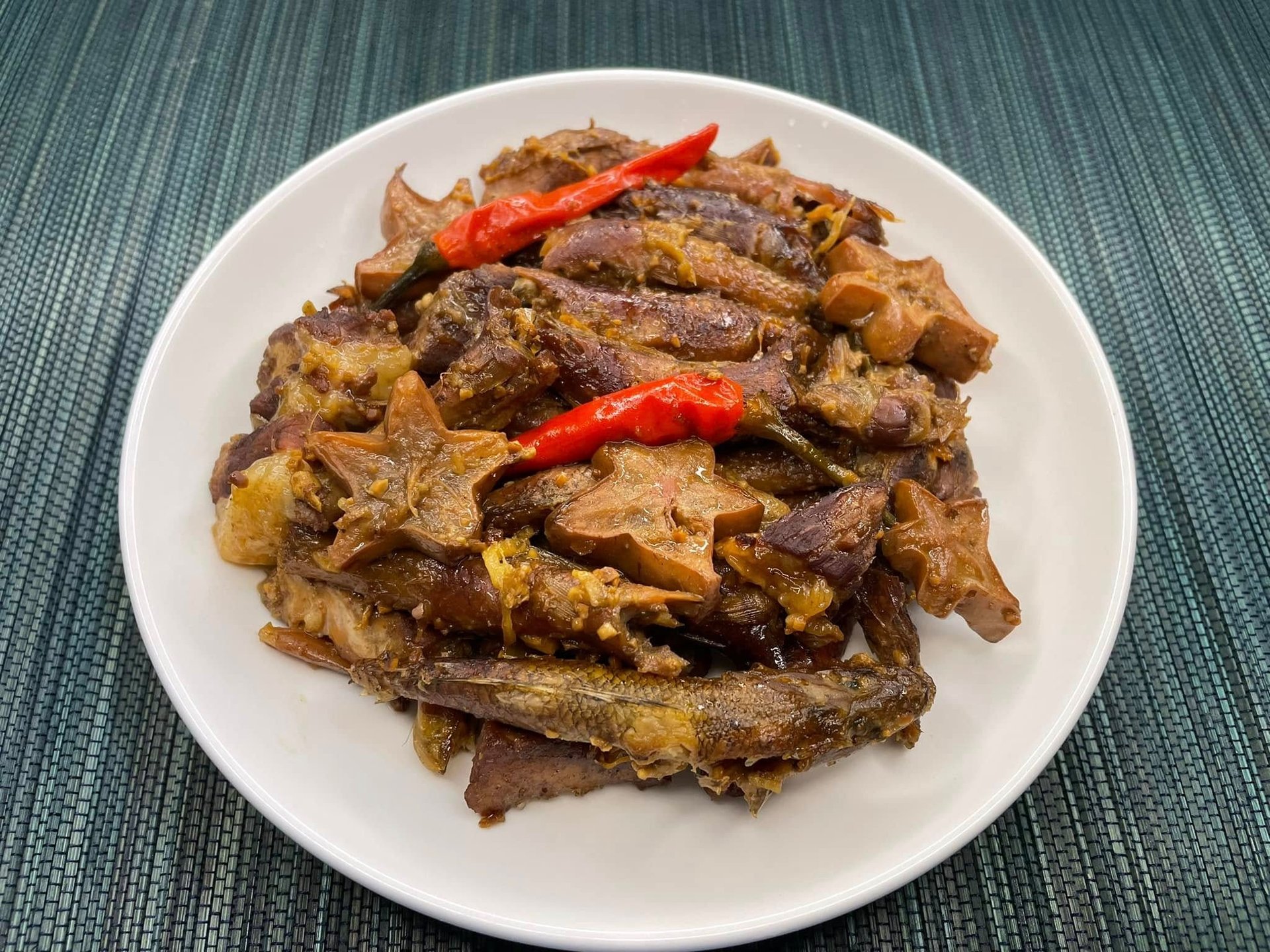 Loại cá ngon bổ rẻ, vừa bồi bổ sức khỏe, vừa tăng cường nhan sắc, kho cá theo cách này đảm bảo ngon