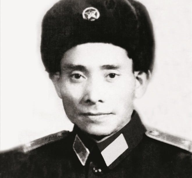 Trước ngày bỏ đơn vị hành chính cấp huyện, làng này là quê hương của Lưỡng quốc tướng quân Nguyễn Sơn