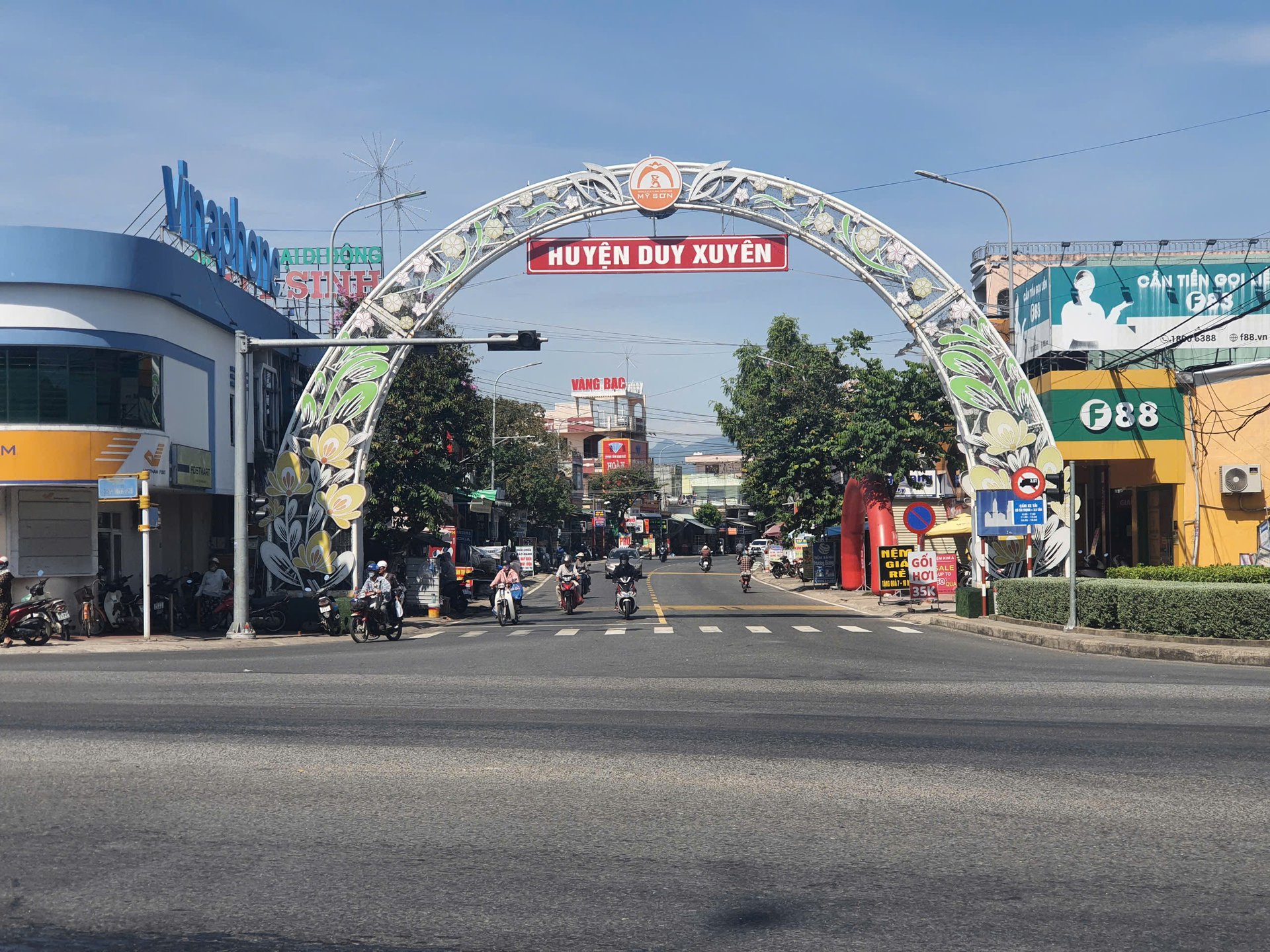 Trước ngày về 'chung nhà' với Đà Nẵng, một huyện ở Quảng Nam kịp hoàn tất 9/9 tiêu chí huyện nông thôn mới nâng cao