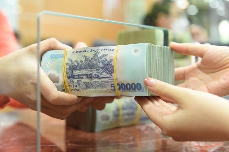Lãi suất ngân hàng cao nhất hôm nay 27/6: Những ai được hưởng lãi suất đặc biệt gần 10%?