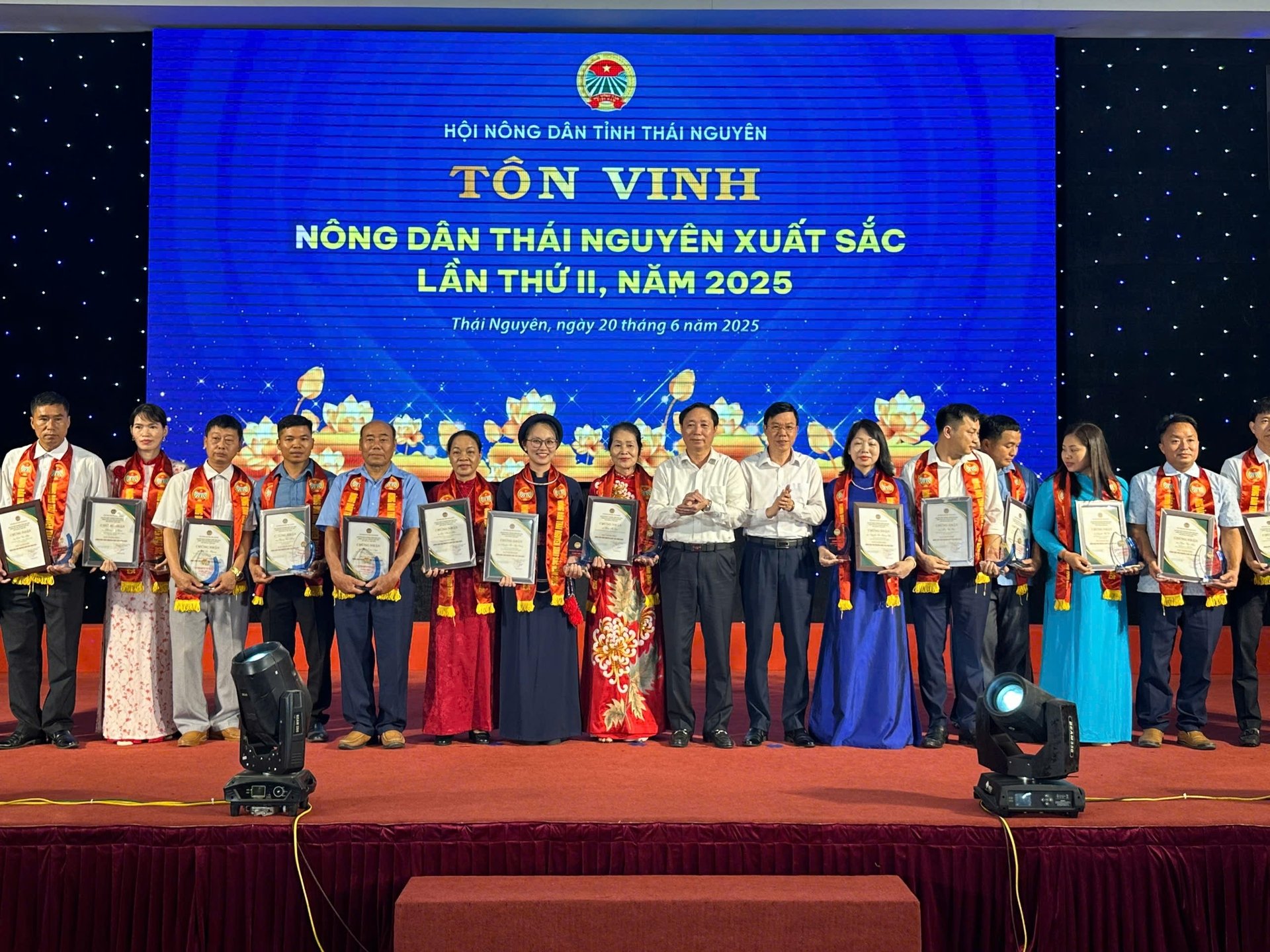 Thái Nguyên biểu dương, khen thưởng và tôn vinh 168 tập thể, cá nhân điển hình tiên tiến và nông dân xuất sắc