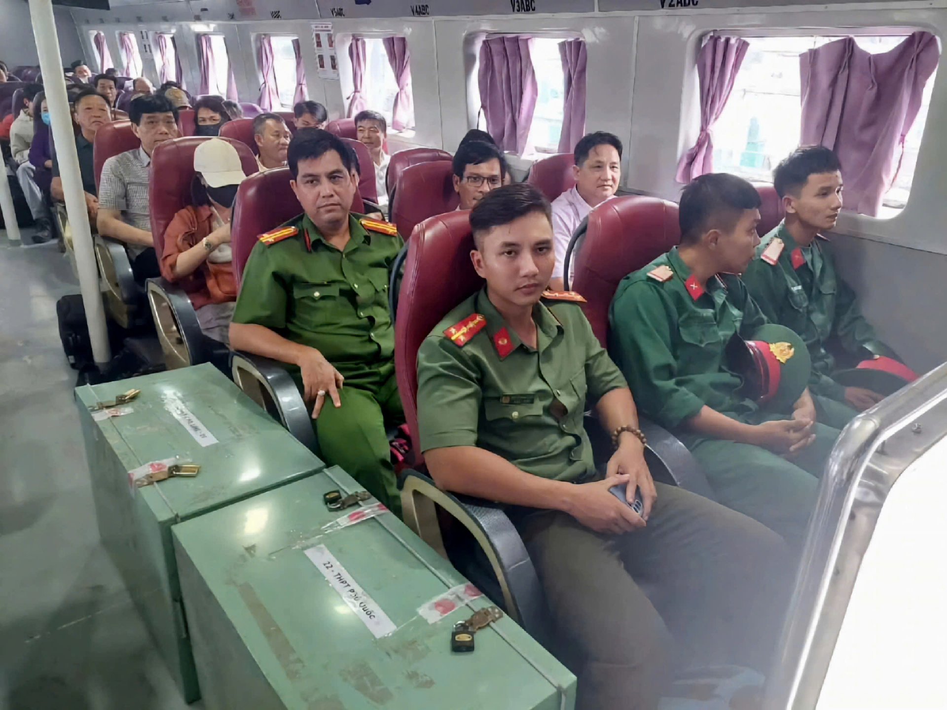 Kiên Giang: Đảm bảo an toàn vận chuyển đề thi tốt nghiệp THPT ra đảo ngọc Phú Quốc