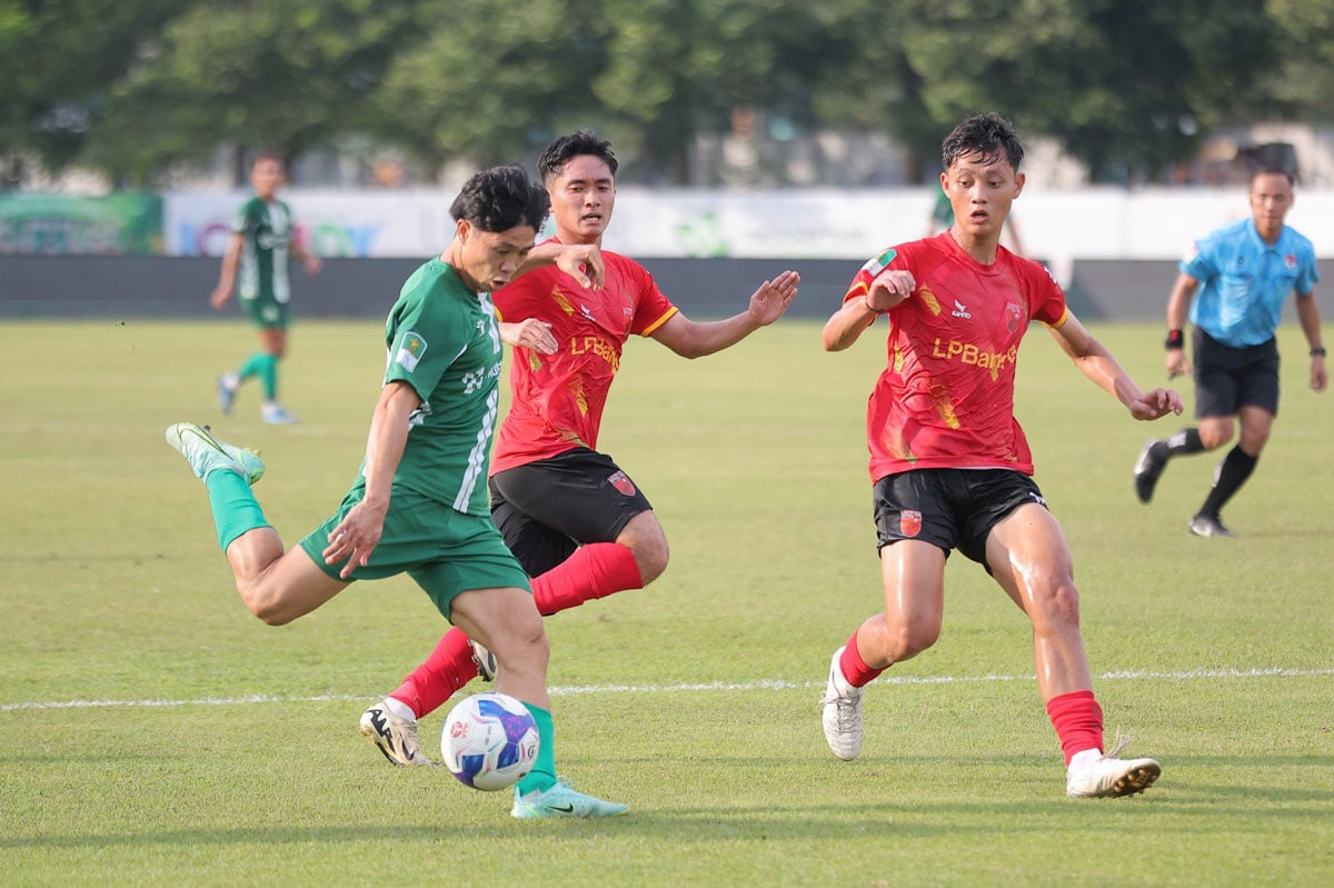 Tin tối (28/6): Công Phượng rời Trường Tươi Bình Phước?