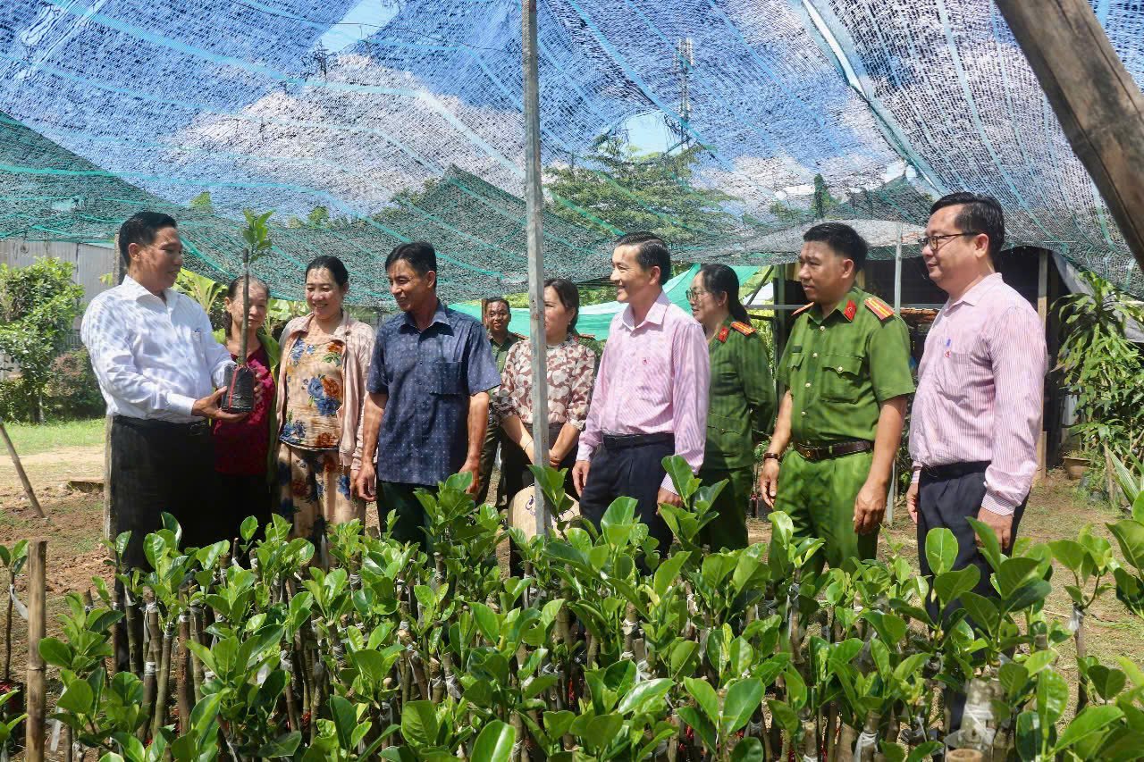 Quyền giám đốc Ngân hàng CSXH Cần Thơ: Tín dụng ưu đãi giúp 22.456 hộ vượt qua ngưỡng nghèo, tạo nhiều việc làm