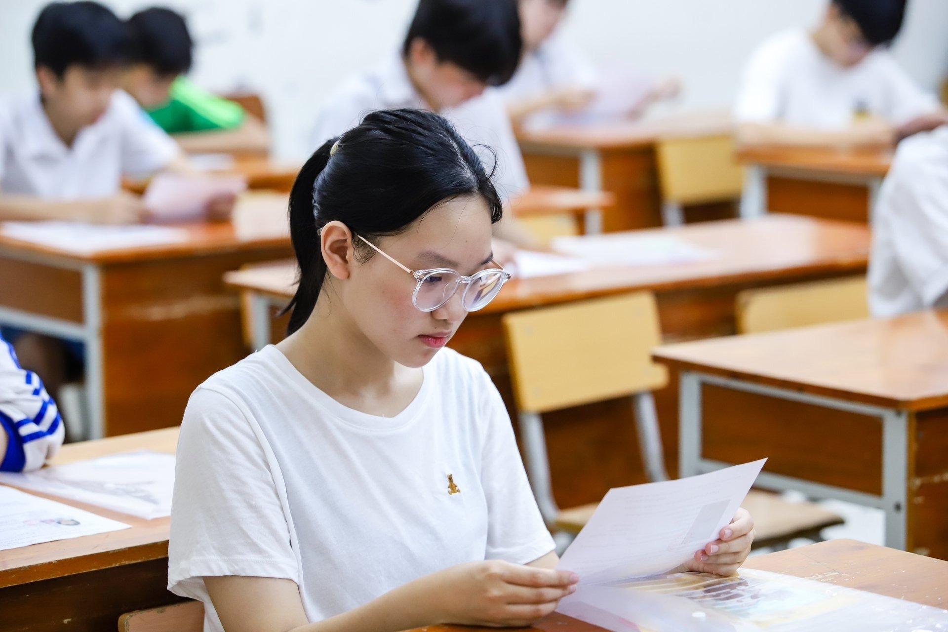 Hà Nội: Học sinh nín thở, “đếm ngược” giờ công bố điểm thi vào lớp 10 năm 2025 