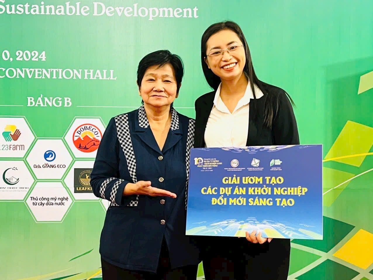 Nông dân trẻ TP.HCM làm nông nghiệp tử tế: Người xuất khẩu bột rau má, người trồng rau muống, nhẹ nhàng thu tiền triệu 