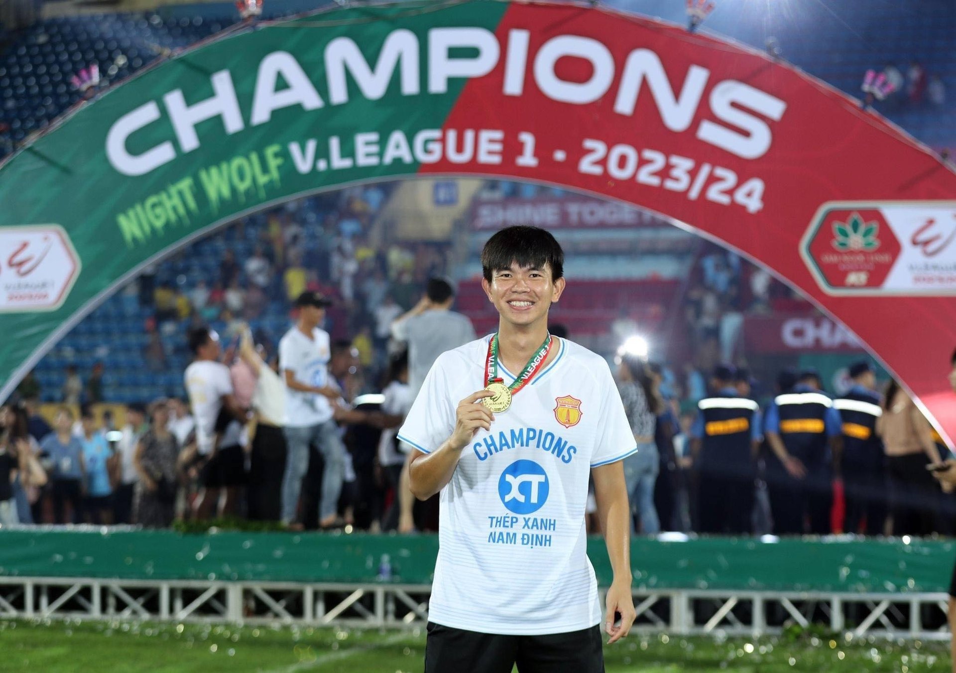 Tin sáng (5/7): 2 ngôi sao bất ngờ chia tay Thép xanh Nam Định