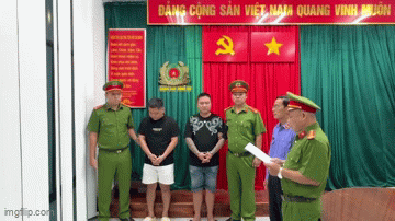Chủ quán game cùng  đối tượng đánh, đạp vào đầu 2 học sinh gây bão mạng khai gì?