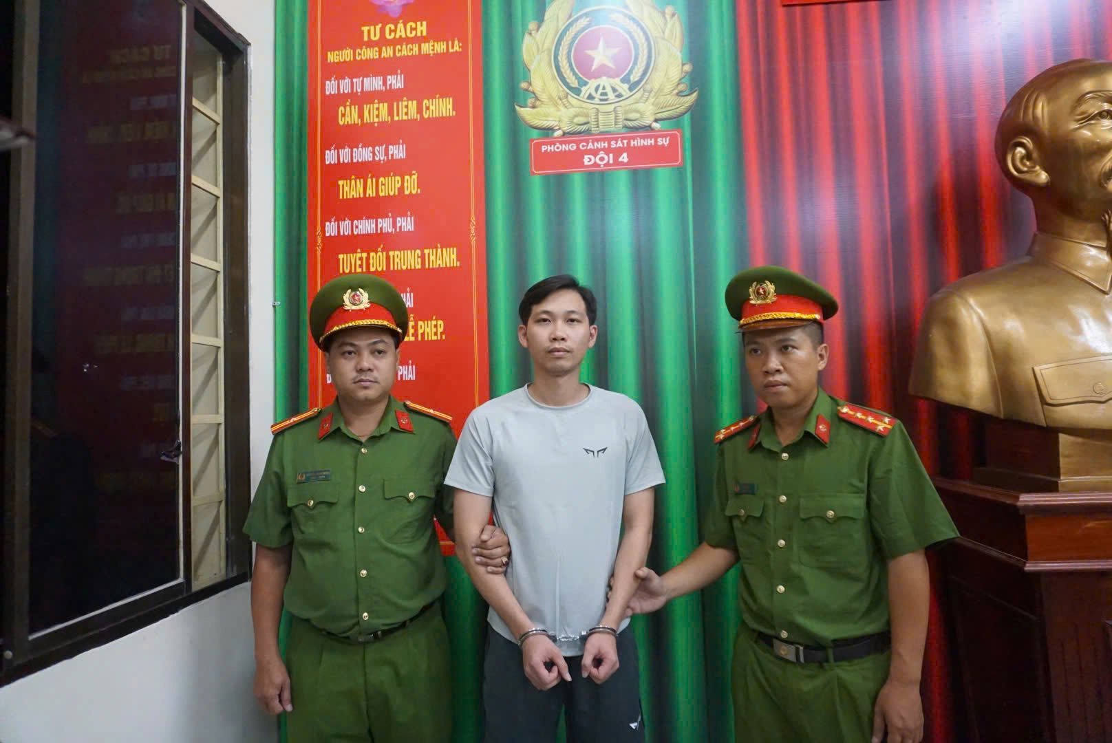Công an TP.HCM triệt phá đường dây mua bán 'bóng cười', thu bồn 22 tấn khí N2O, bắt khẩn cấp 31 đối tượng