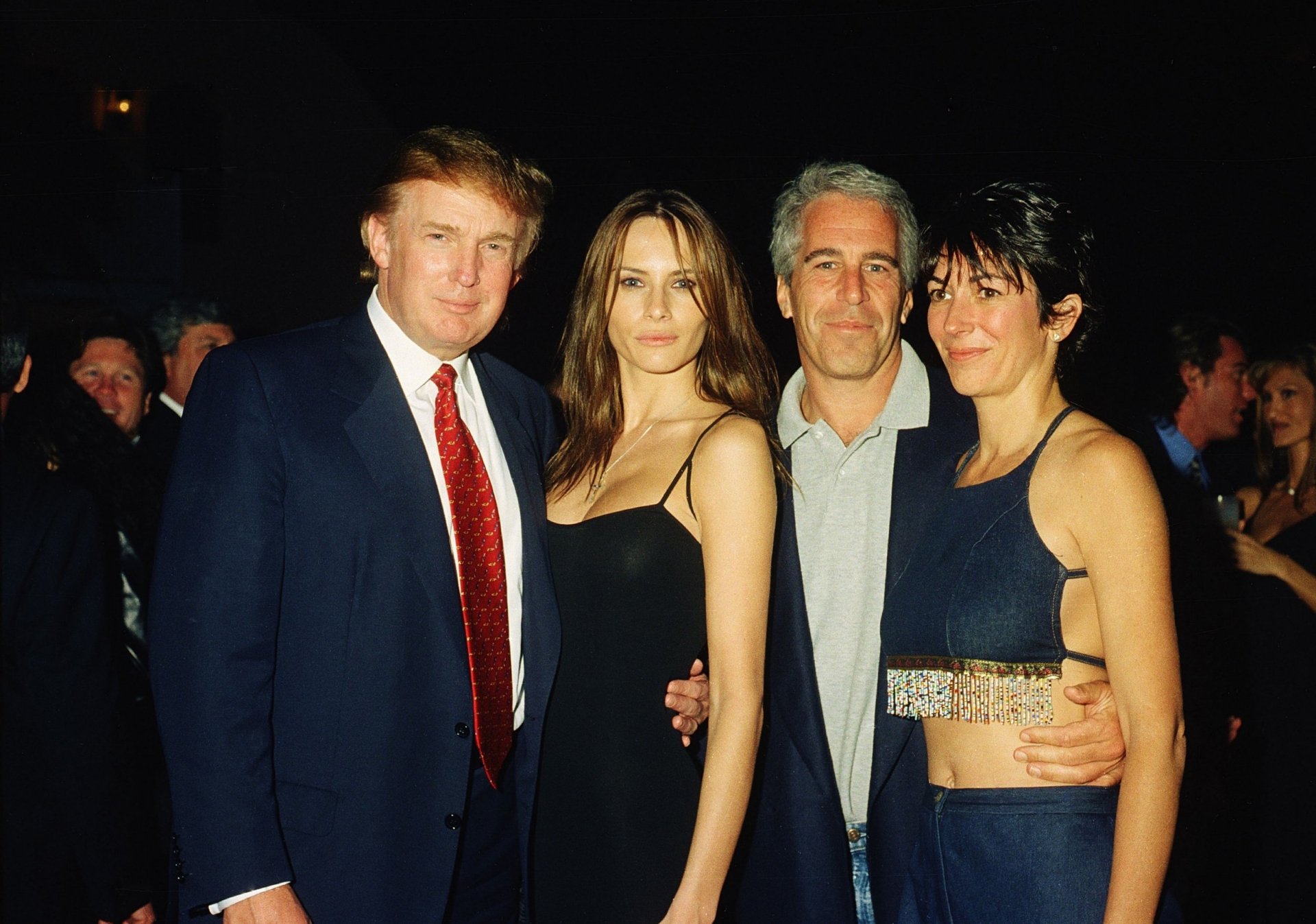 'Người từ cõi chết sống dậy' ám ảnh ông Trump: Nội bộ MAGA nổi loạn, niềm tin lung lay tận gốc