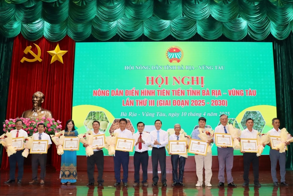 Thủ tướng Chính phủ ký Quyết định tặng Cờ thi đua cho Sở Tư pháp, Hội Nông dân tỉnh Bà Rịa–Vũng Tàu cũ