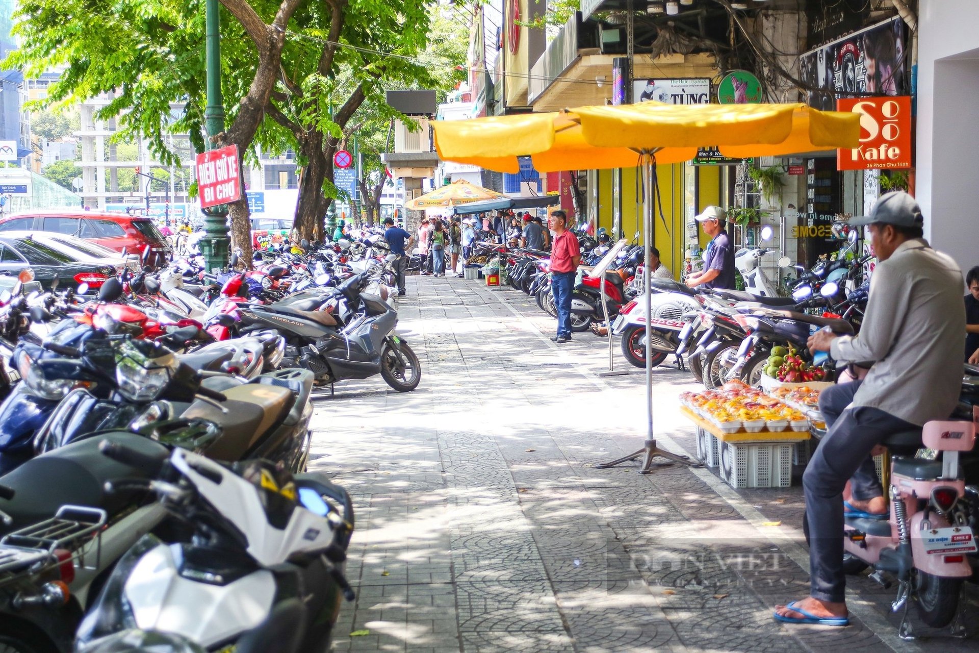 TP.HCM “siết” vỉa hè: Đề nghị công an vào cuộc, lắp đặt bổ sung hệ thống camera giám sát 