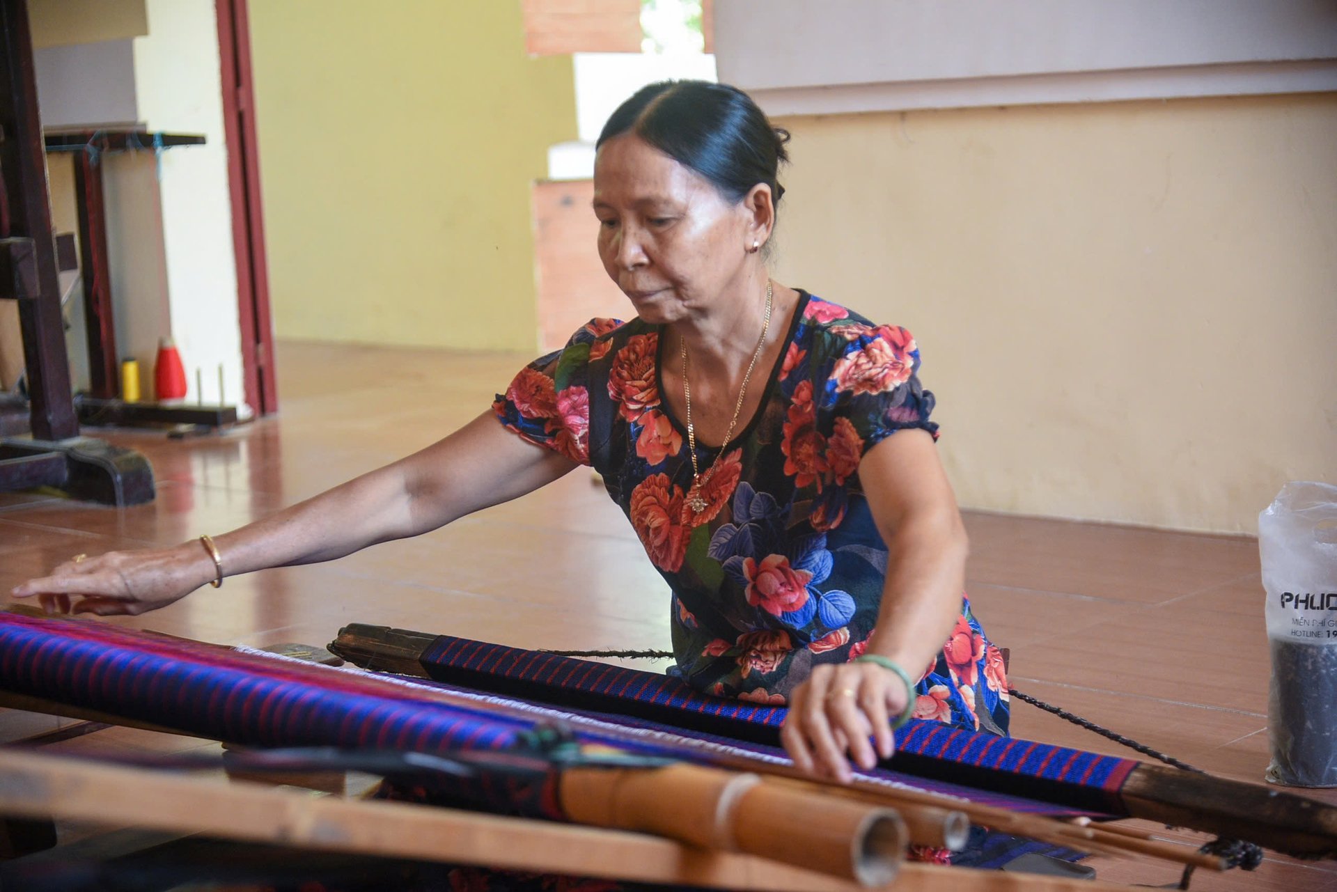 Nghề dệt giúp hàng trăm hộ đồng bào dân tộc Chăm ở tỉnh Khánh Hòa (mới) đang tăng thu nhập, có hộ đổi đời