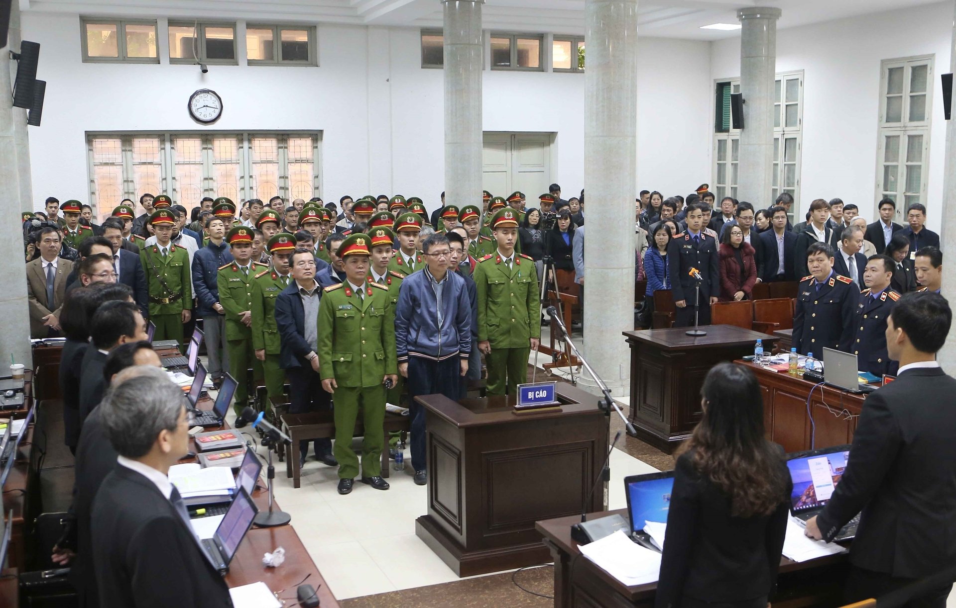 Gia đình ông Đinh La Thăng không nhờ ai viết bài, đăng tin kêu gọi đặc xá