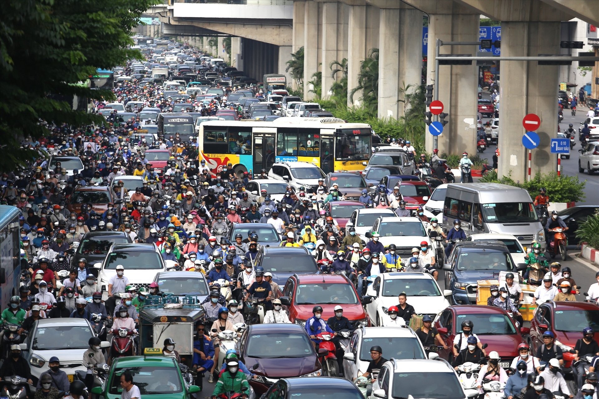 Chuyển đổi xe máy chạy xăng sang xe điện: Rà soát quy hoạch trạm sạc