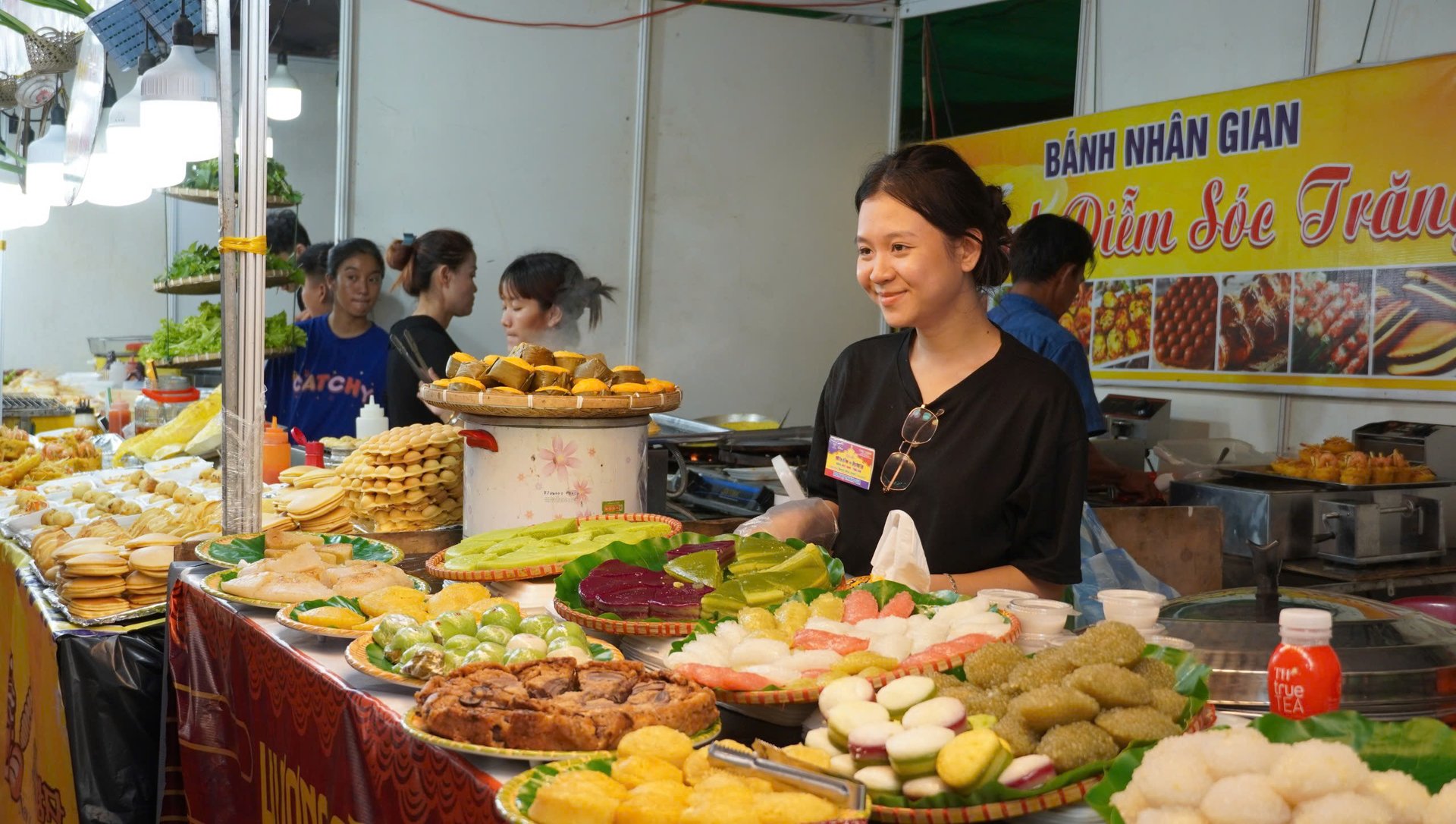 'Cuộc đổ bộ' của 1.000 món ăn: Ẩm thực Thái Lan 'thi đấu' đặc sản dân gian Việt Nam ngay tại Quảng Trị