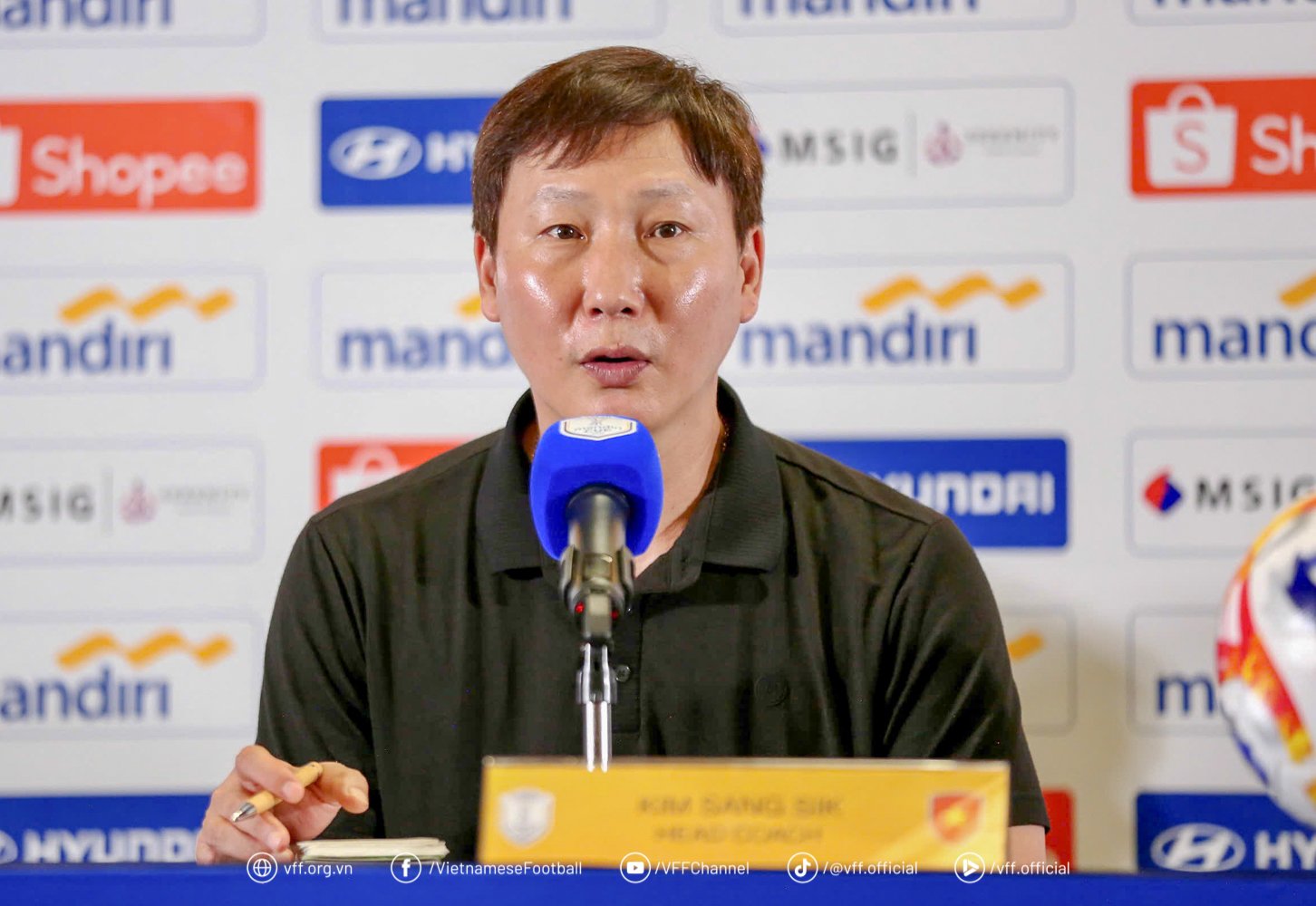 HLV Kim Sang-sik khác biệt như thế nào so với HLV Troussier?