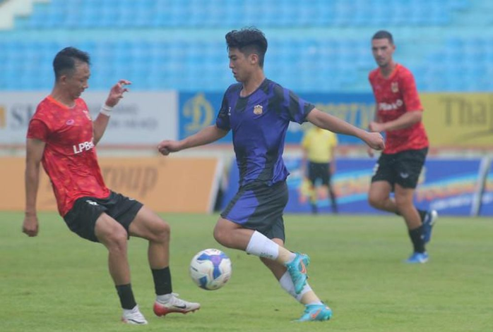 Tin sáng (28/7): HAGL ký hợp đồng có thời hạn khó tin với “siêu nhân” Trần Gia Huy
