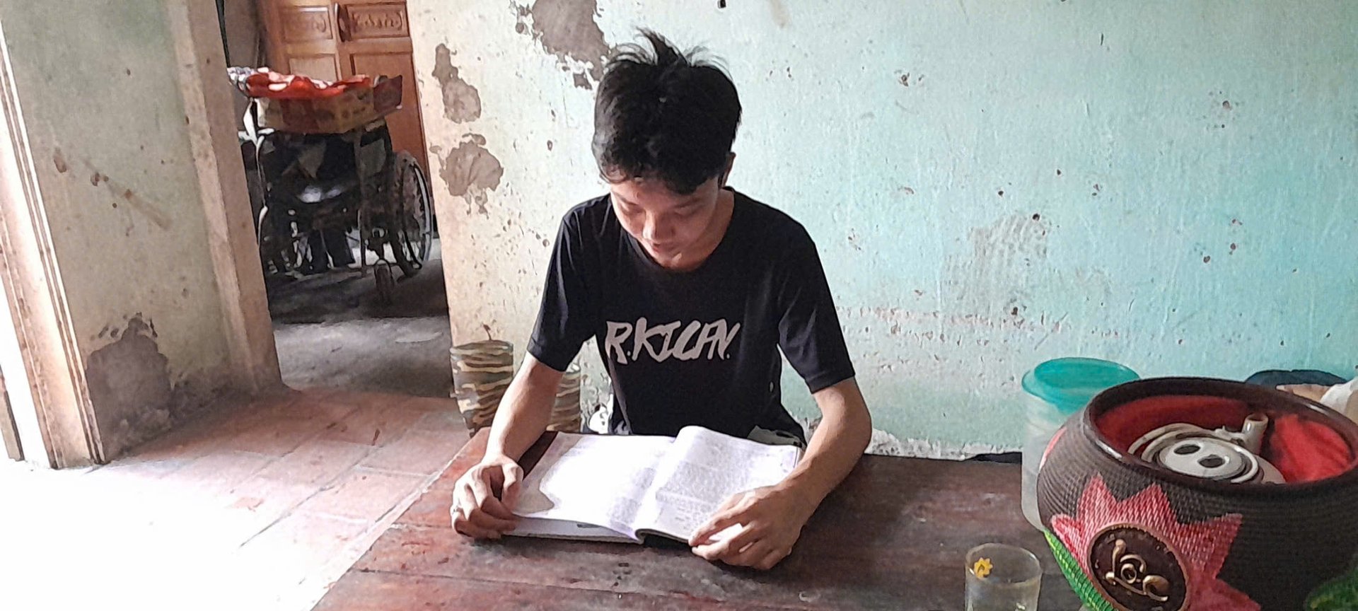 Cha bệnh nặng, ước mơ kỹ sư của cậu học trò nghèo xa tầm với