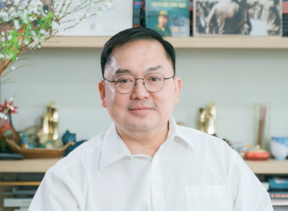Ông Hoàng Nam Tiến và những câu chuyện ấn tượng
