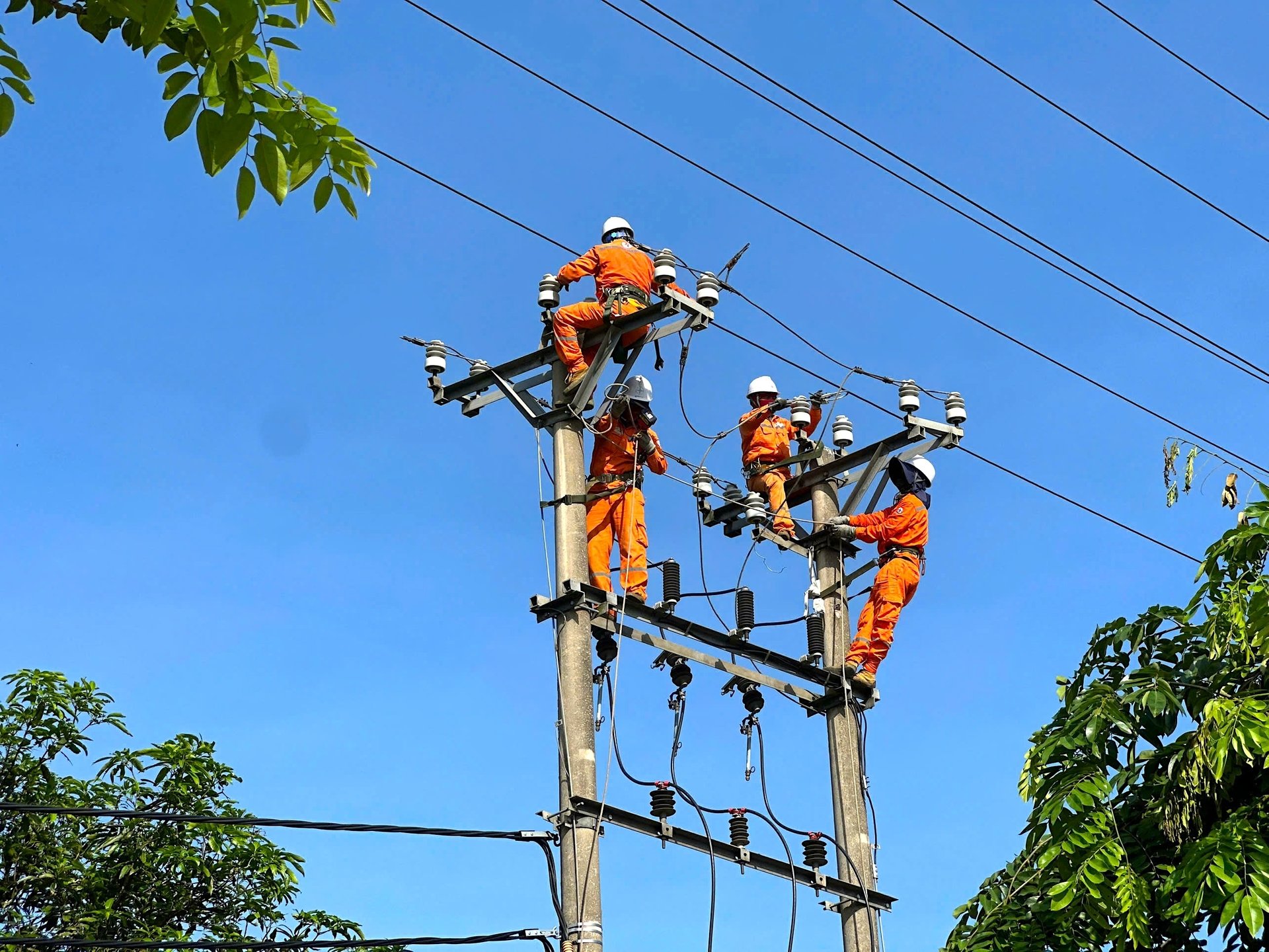 Giữ sáng miền gió Lào nắng lửa