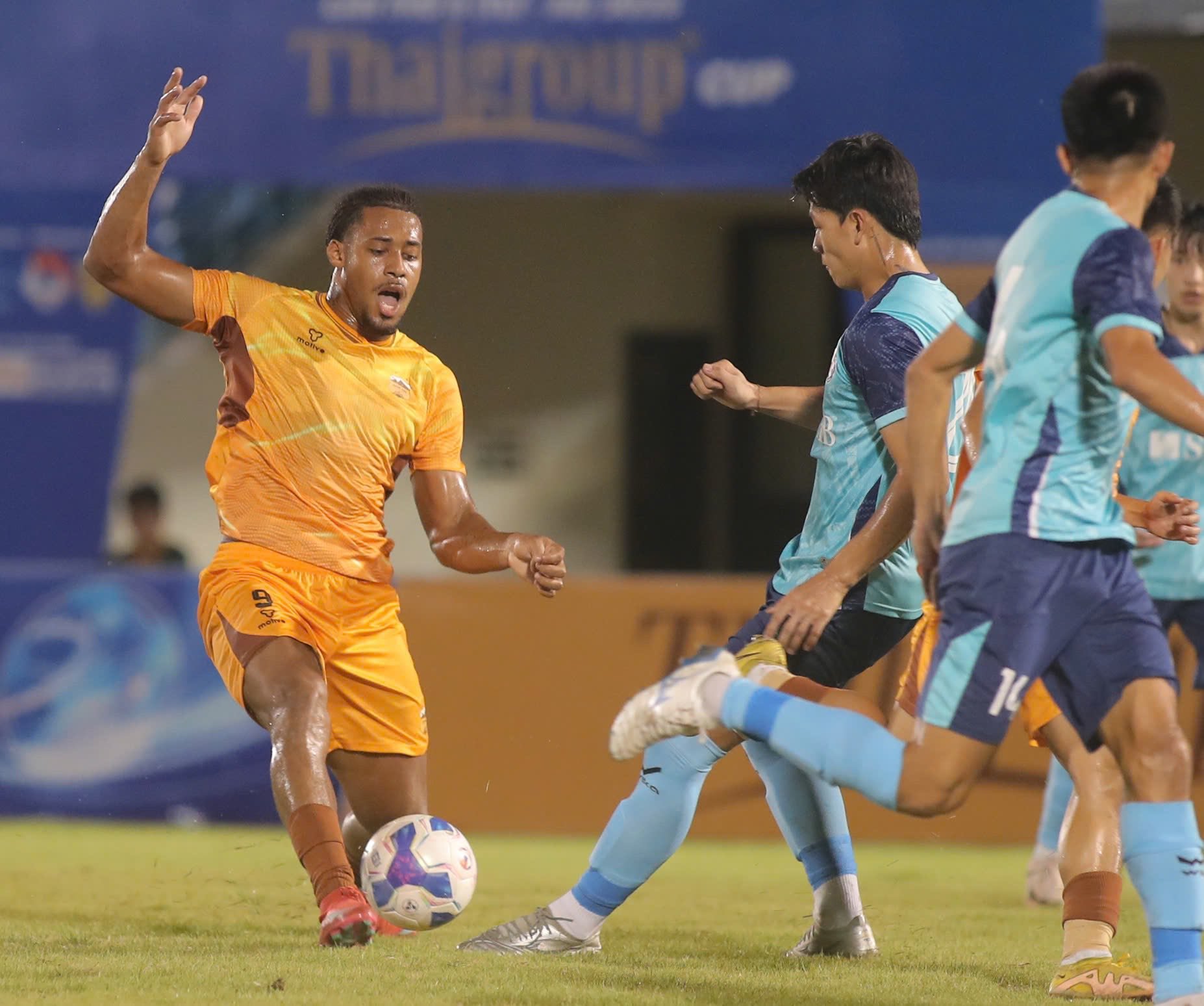 Tin sáng (6/8): Chia tay 10 cầu thủ, HAGL trông cậy vào ai tại V.League 2025/2026?
