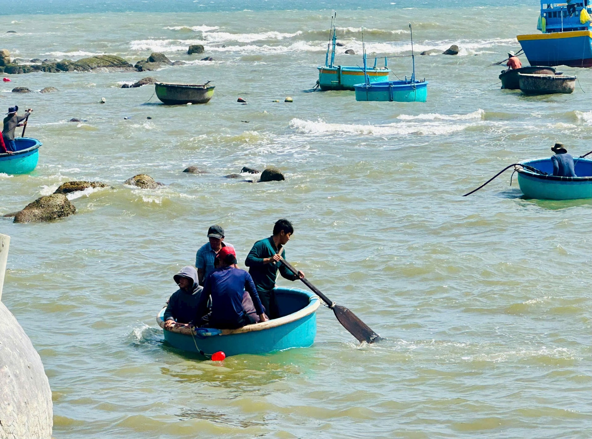 Gió gì đang thổi khiến dân biển tỉnh Lâm Đồng bắt hải sản ngon, bán giá tốt sau sáp nhập Bình Thuận