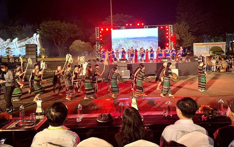 Biểu diễn cồng chiêng tại lễ bế mạc festival Văn hóa Cồng chiêng năm 2023. Ảnh: Ngọc Thu