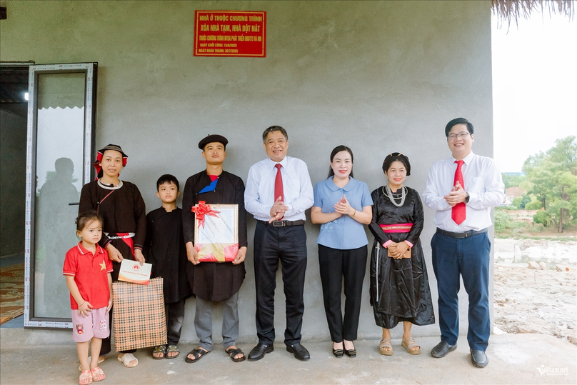 w-vu-van-mung-anh-1-3208