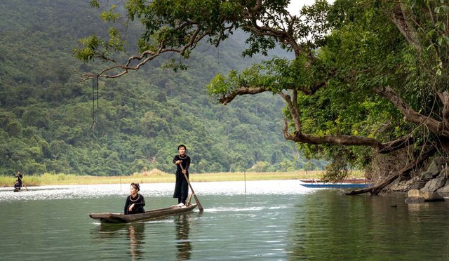  Hồ Ba Bể ví như kiệt tác thiên nhiên chứa đựng di sản văn hóa dường như không bị ảnh hưởng bởi thời gian. Nguồn: Shutterstock