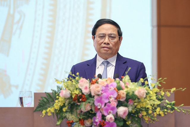 Thủ tướng nhấn mạnh các DNNN cần tái cấu trúc quản trị, cụ thể là tái cấu trúc bộ máy hoạt động tinh gọn, hoạt động hiệu lực, hiệu quả...- Ảnh: VGP/Nhật Bắc