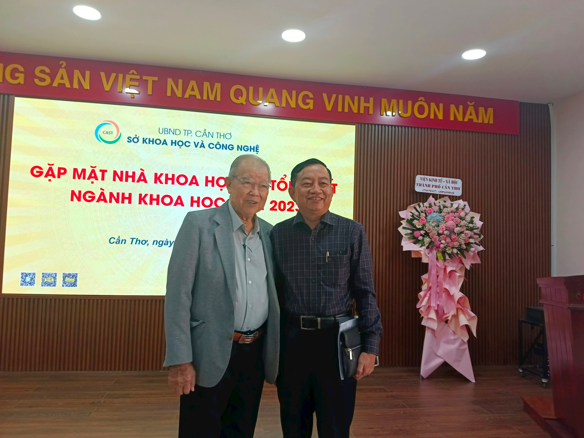  GS-TS Võ Tòng Xuân tại cuộc họp mặt đầu năm 2024 ở Cần Thơ - Ảnh: Văn Kim Khanh