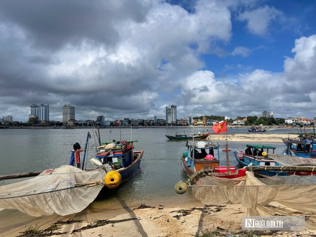  Theo ngư dân ở xã Bảo Ninh, mùa ruốc kéo dài quanh năm, đặc biệt thời điểm ruốc nhiều từ tháng 6 đến tháng 10 âm lịch tại vùng biển xã Bảo Ninh.