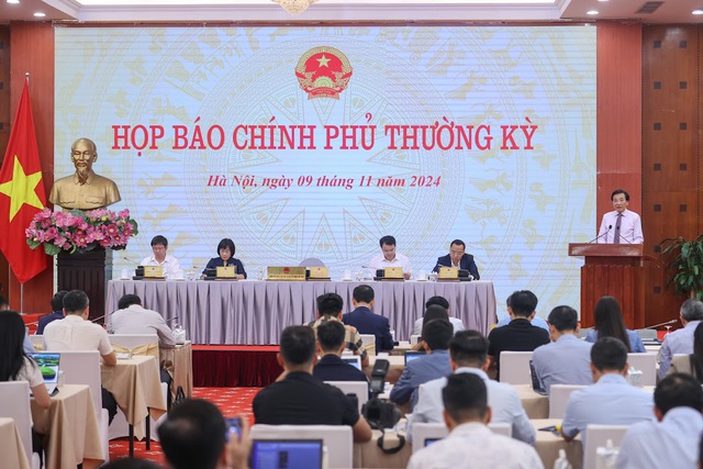  Quang cảnh phiên họp.