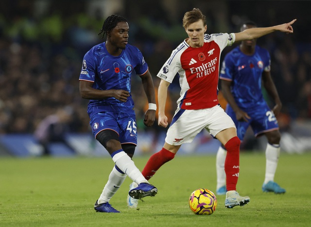 Nhạc trưởng Martin Odegaard trở lại, Arsenal thi đấu đầy khởi sắc