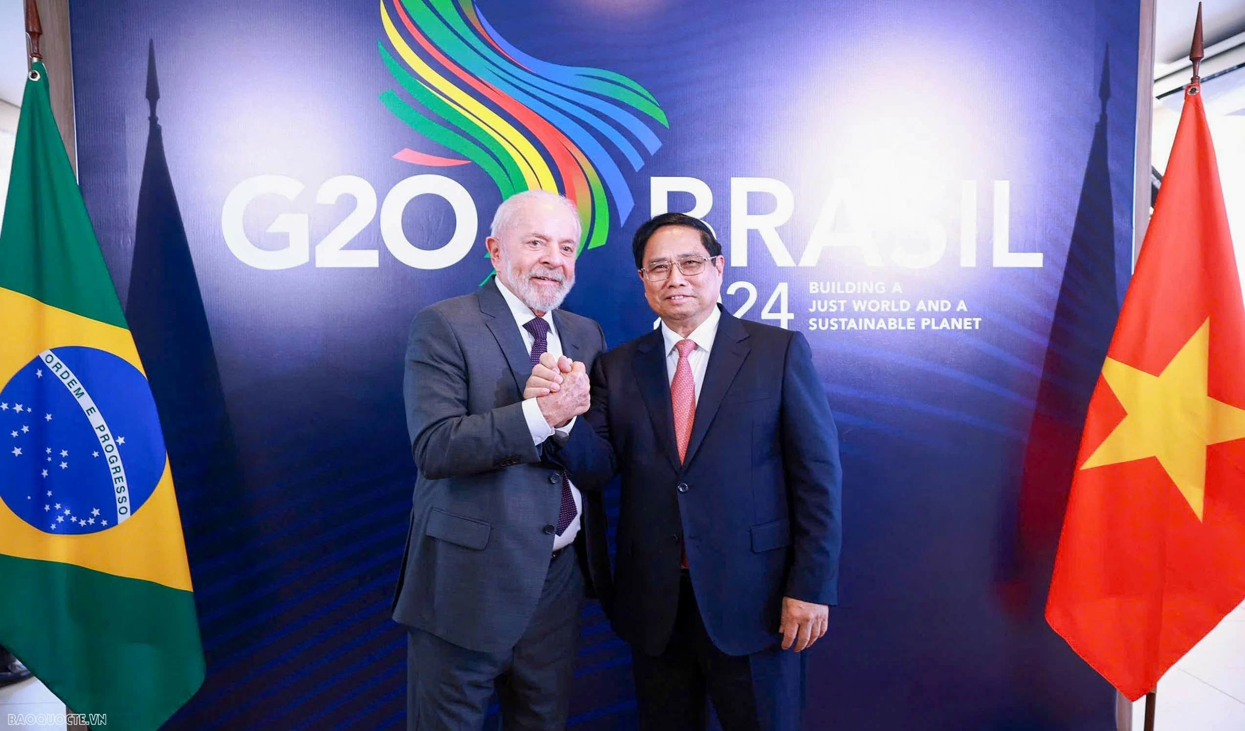  Thủ tướng Chính phủ Phạm Minh Chính và Tổng thống Brazil Luiz Inácio Lula da Silva chụp ảnh chung trước hội đàm. (Ảnh: Dương Giang)