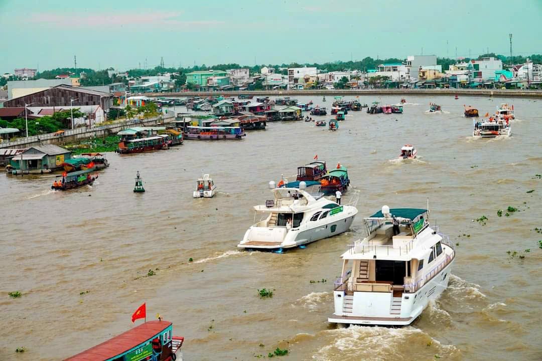  Chợ nổi Cái Răng, sản phẩm du lịch đặc trưng của đường sông Cần Thơ - Ảnh: Đăng Huỳnh