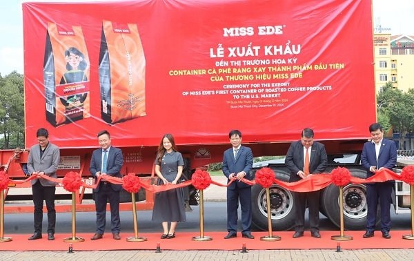  Container cà phê thành phẩm đầu tiên của nhãn hiệu Miss Ede được xuất khẩu đến Mỹ.