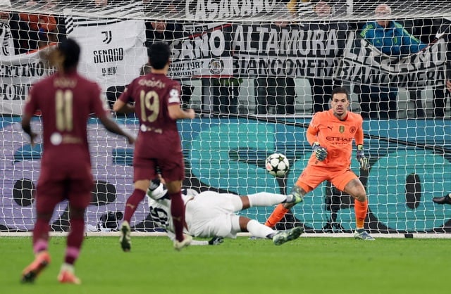 Cú quăng người của Weston McKennie nhấn chìm Man City tại Turin