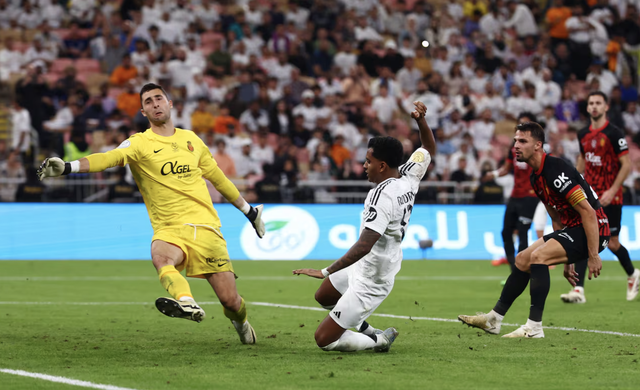  Rodrygo ấn định kết quả 3-0 cho Real Madrid phút bù giờ