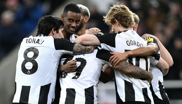  Alexander Isak góp công quan trọng vào chiến thắng của Newcastle